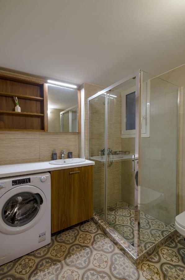 Nice 1Bd Apartment Close To Metro Station Ampelokipoi Athens Luaran gambar